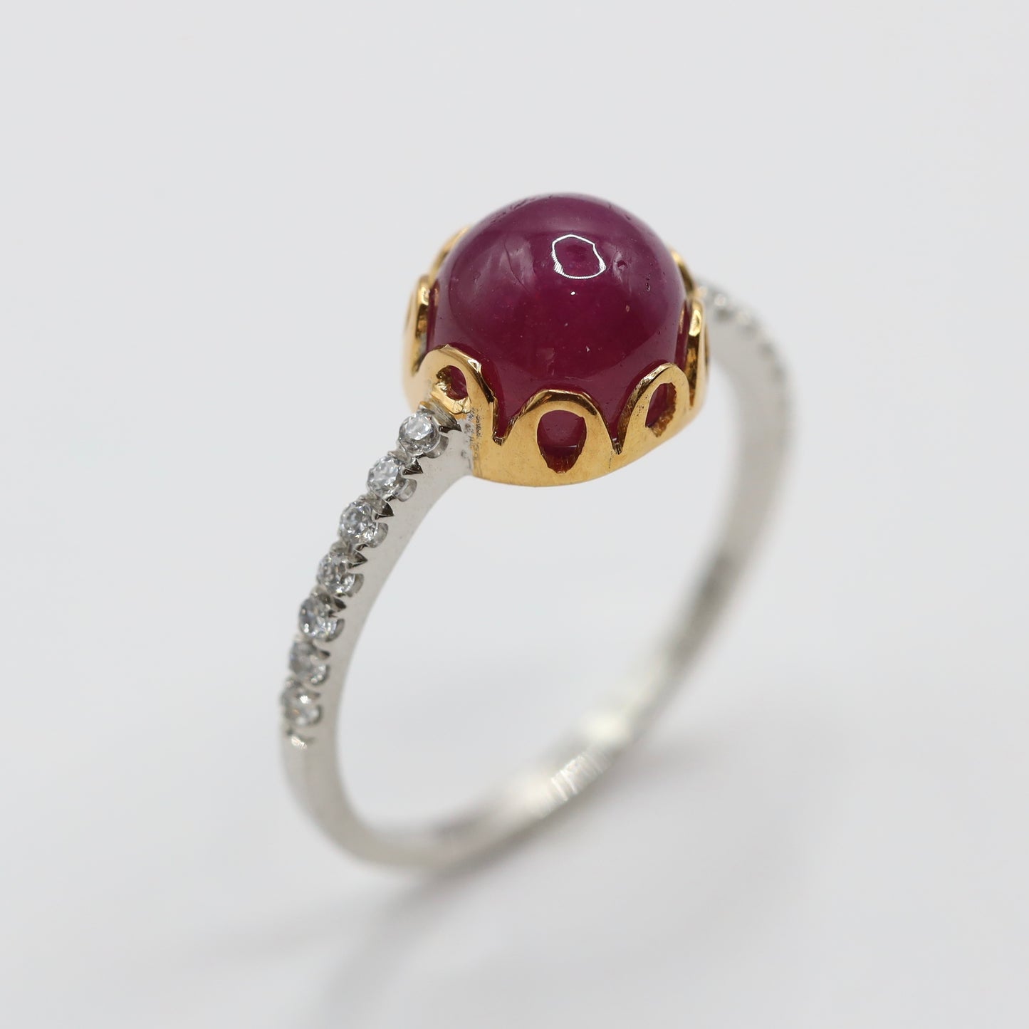 simple design red ruby ring made of 9K gold and 925 silver