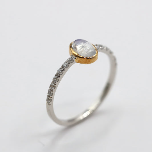 moonstone ring with 9k gold and silver 925