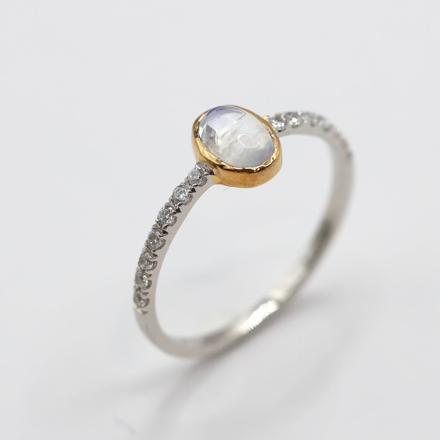 moonstone ring with 9k gold and silver 925